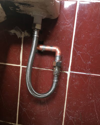 Emergency repair on leaking pipe